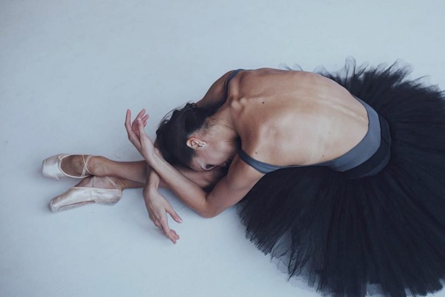 behind-the-scenes-of-the-russian-ballet-photos-ballerina-dariani-volkova-02