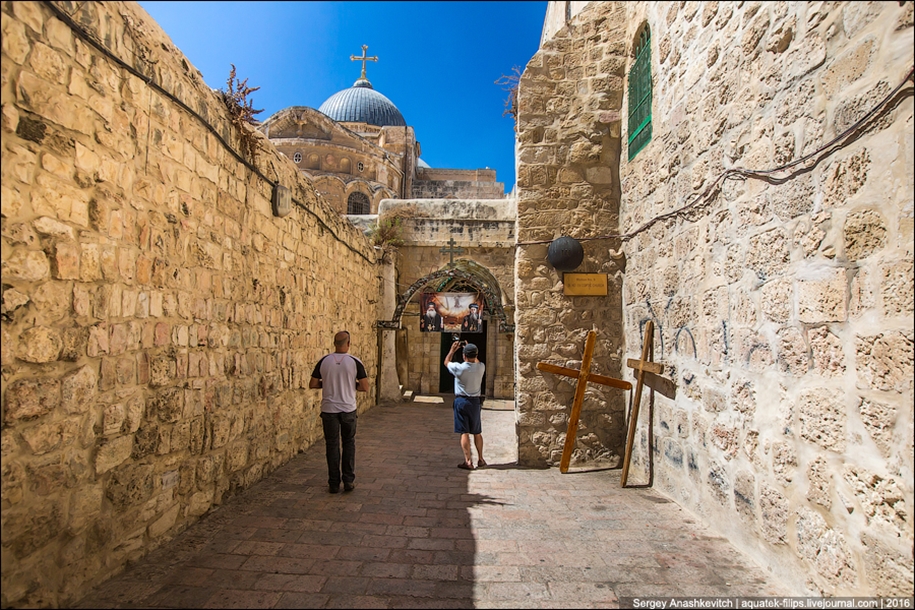 church-of-the-holy-sepulchre-in-jerusalem-02