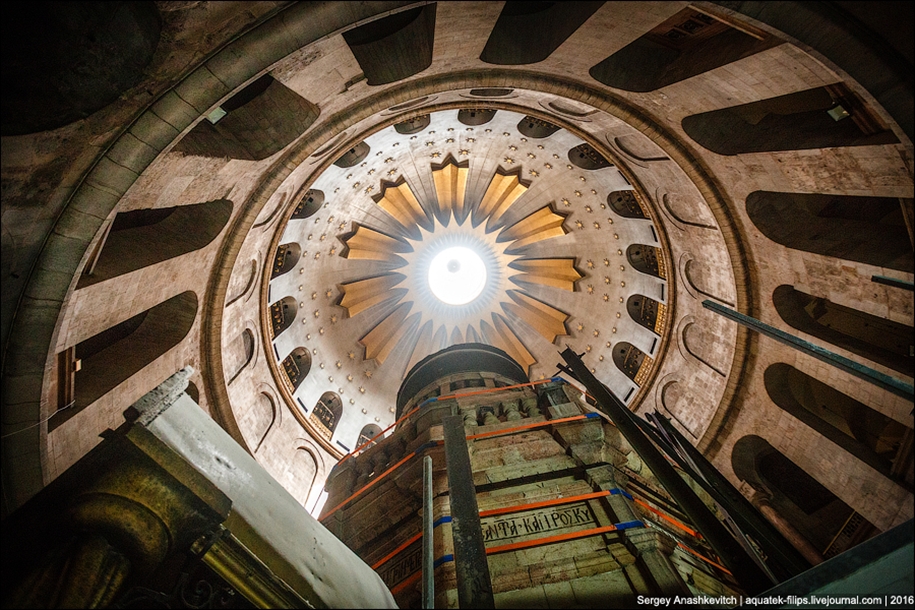 church-of-the-holy-sepulchre-in-jerusalem-13
