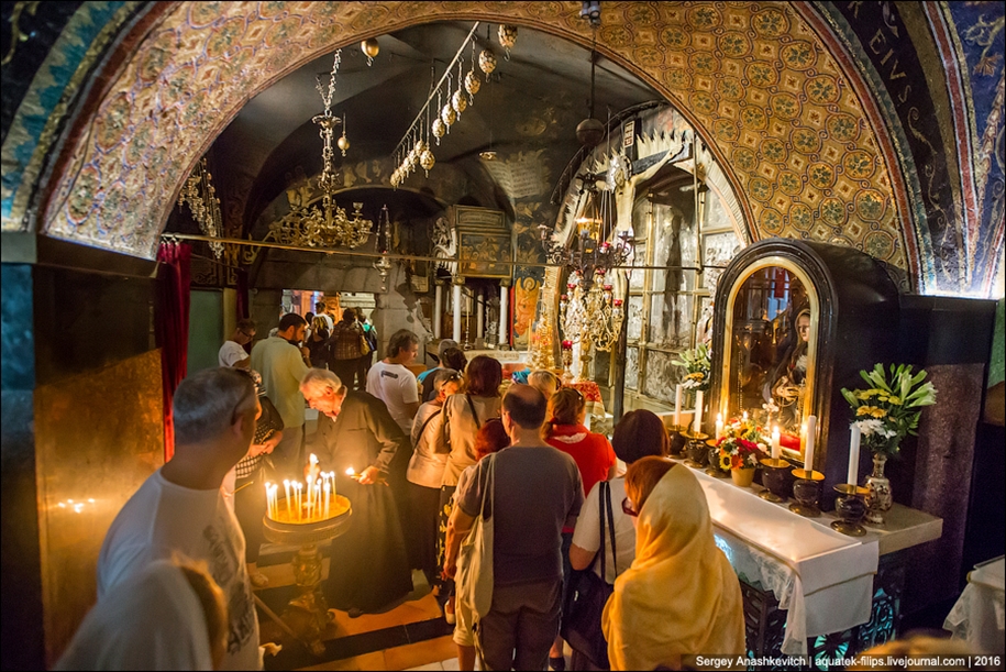 church-of-the-holy-sepulchre-in-jerusalem-20