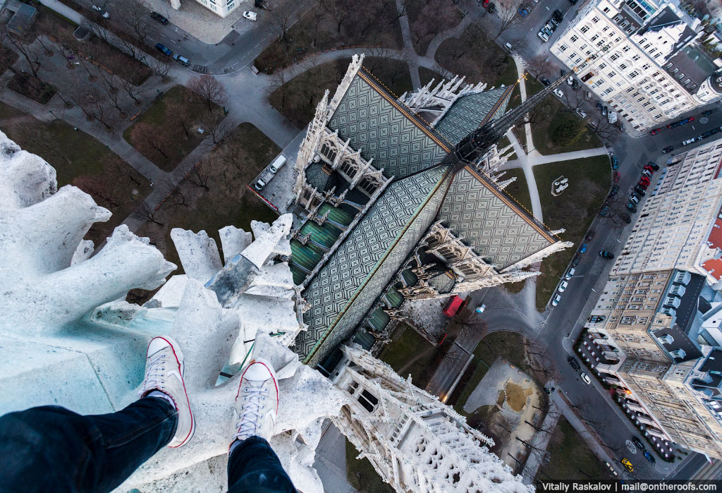 climbing-at-the-cathedral-in-vienna-01
