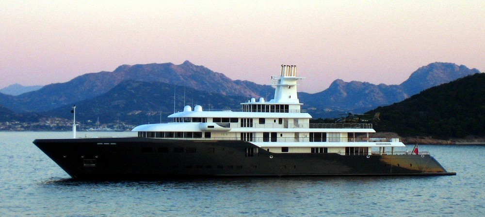 luxury-yacht-the-embodiment-of-beauty-freedom-and-a-symbol-of-security-12
