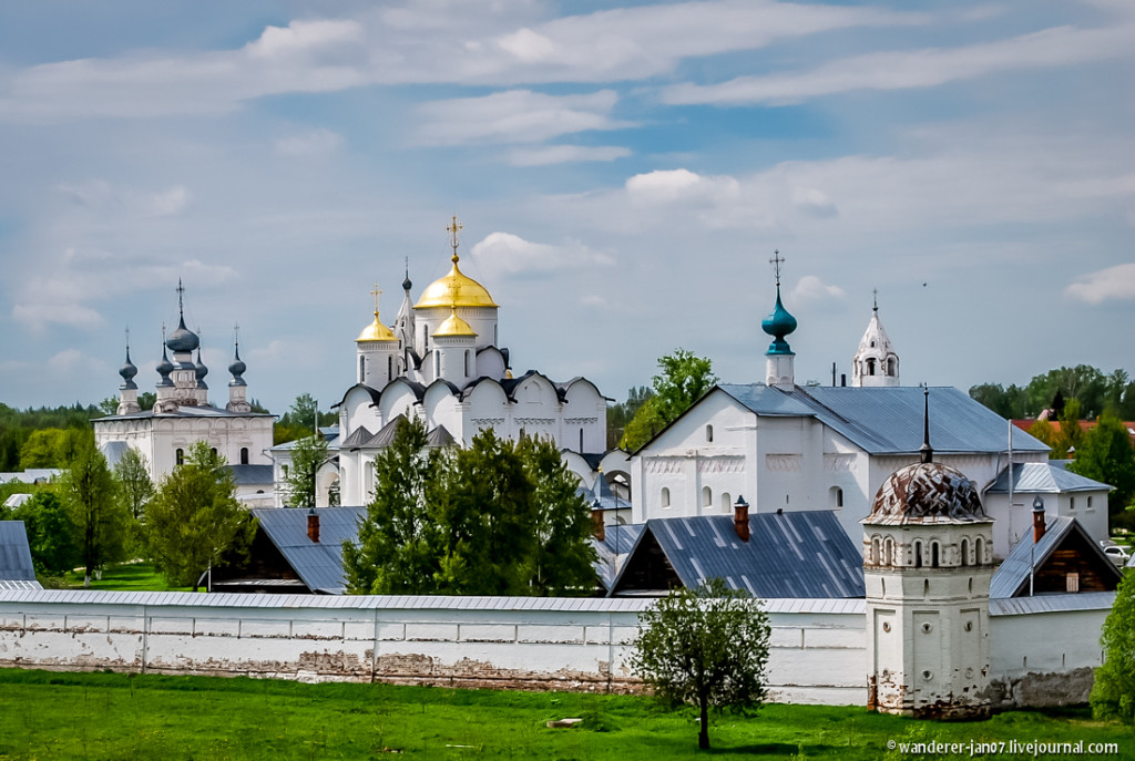 Покровский монастырь крест