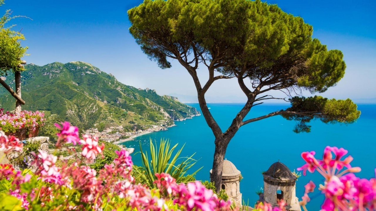 Colorful Amalfi coast 14