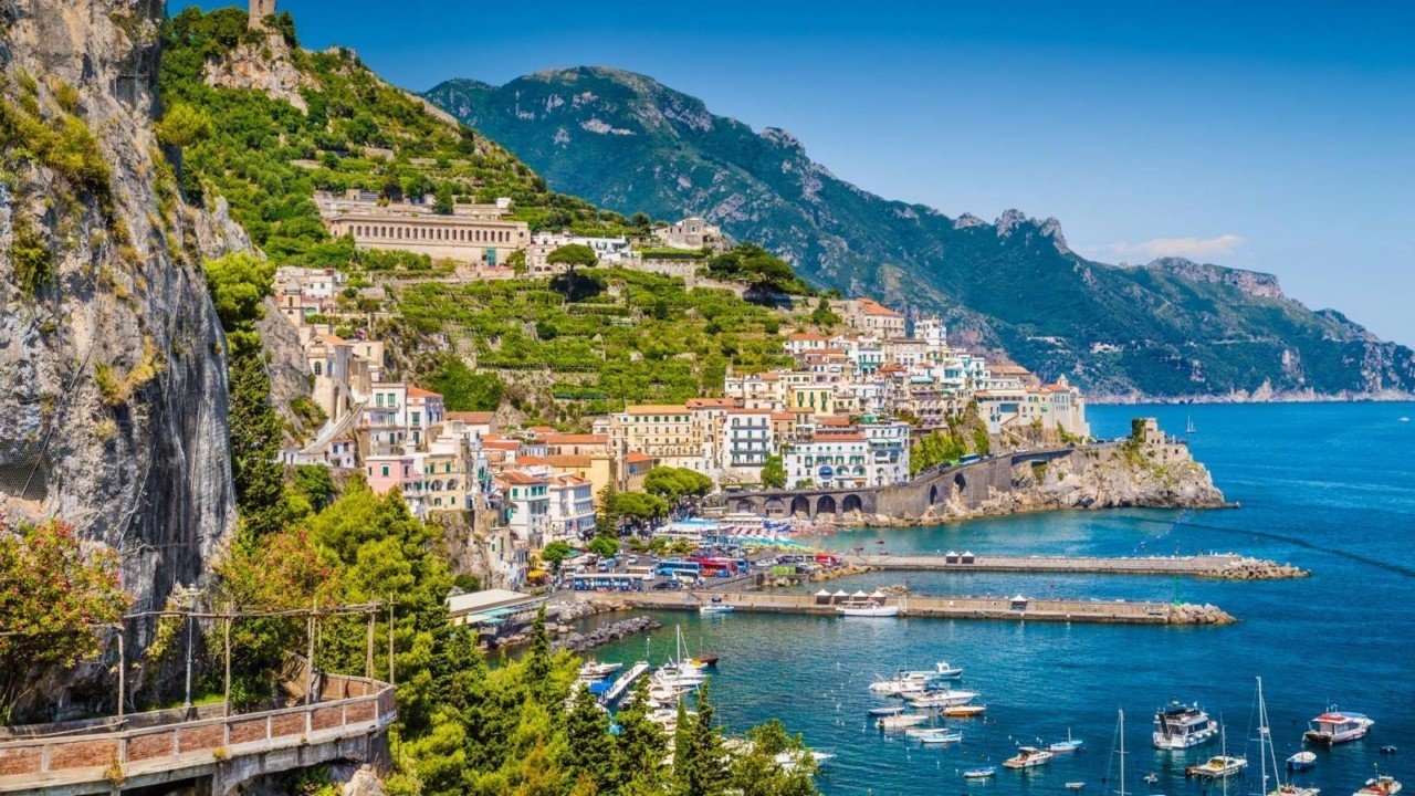 Colorful Amalfi coast 15