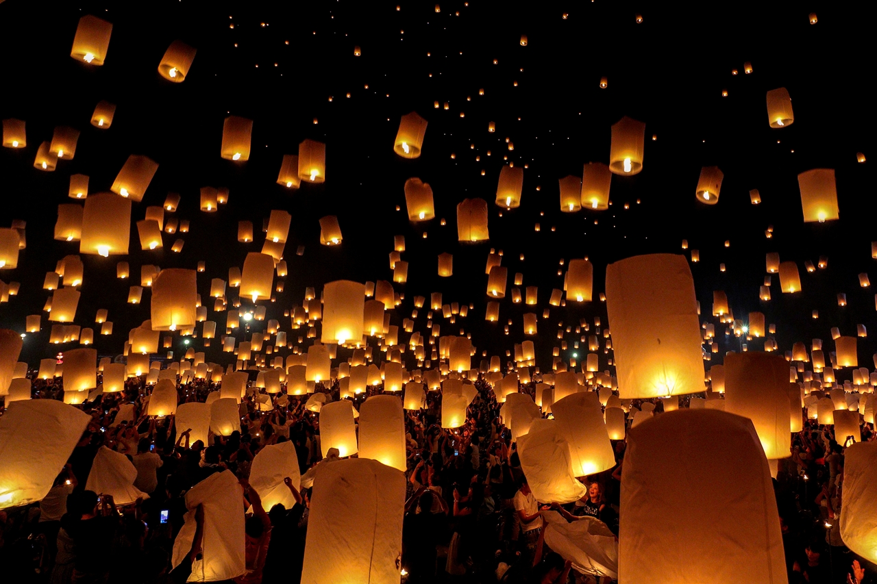 festival-of-sky-lanterns-in-thailand-04