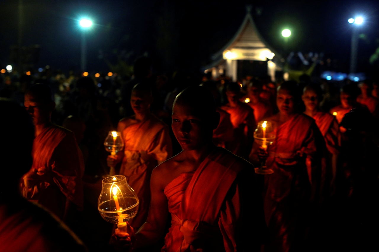festival-of-sky-lanterns-in-thailand-07
