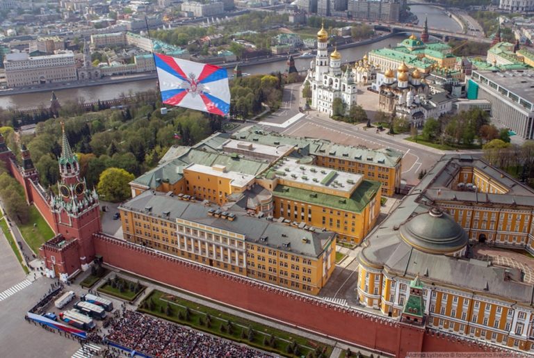 Фотография кремля хранится на компьютере по адресу c photo