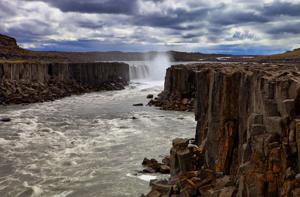 Могучие водопады. Водопад Деттифосс Исландия. Самый мощный в Европе водопад Деттифосс. Водопад Деттифосс (Dettifoss),. Водопад Деттифосс Исландия фото.