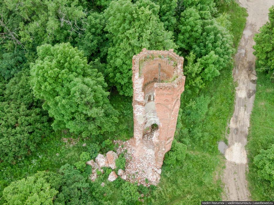 Храм и усадьба в Вешаловке с квадрокоптера, Липецкая область