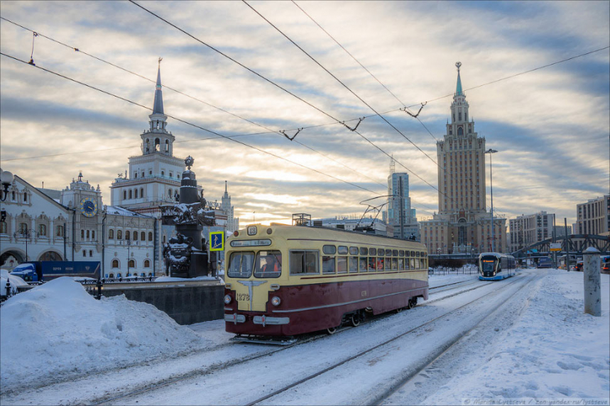 В Москве появился трамвай прошлого века — МТВ-82 