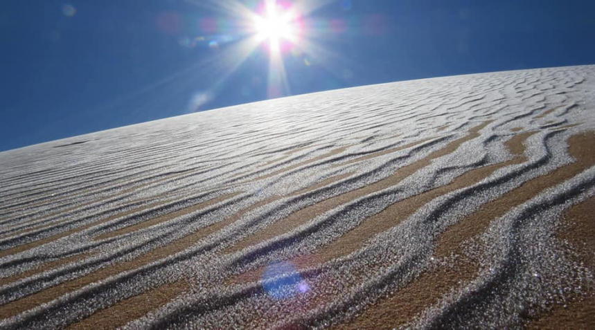 В пустыне Сахара опять выпал снег 