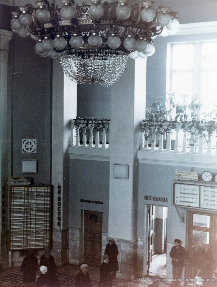 Назад в прошлое: вокзал Омска 1969 года 