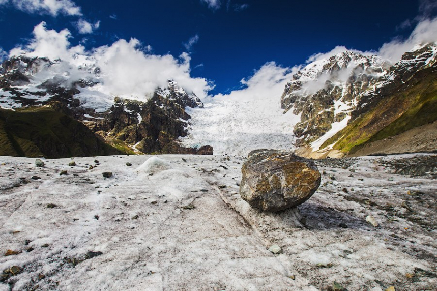 Ледник Адиши на Кавказе 