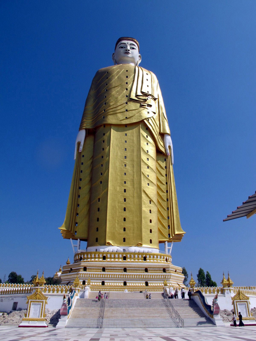 Самые большие статуи в мире 