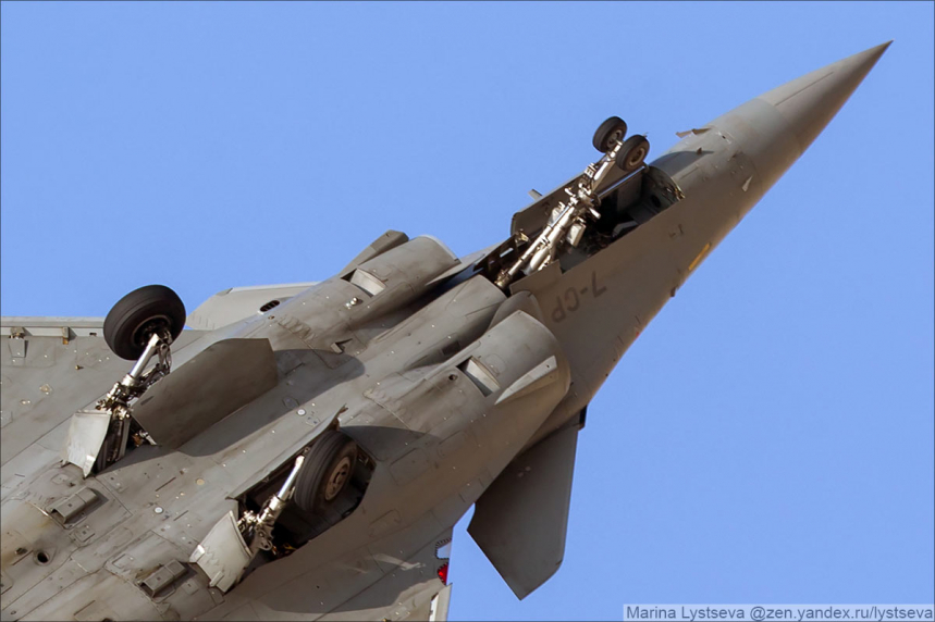 Dubai Air Show 2021. Эффектные кадры с авиашоу 