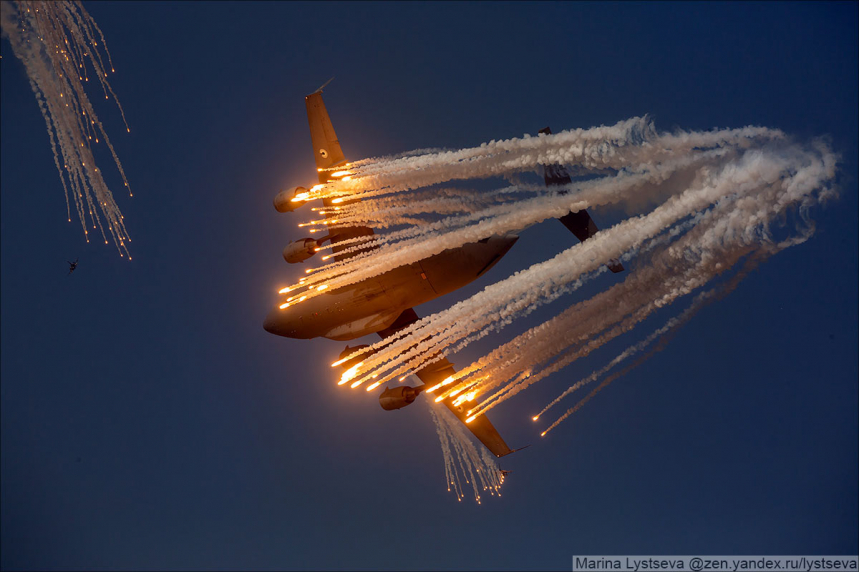Dubai Air Show 2021. Эффектные кадры с авиашоу 